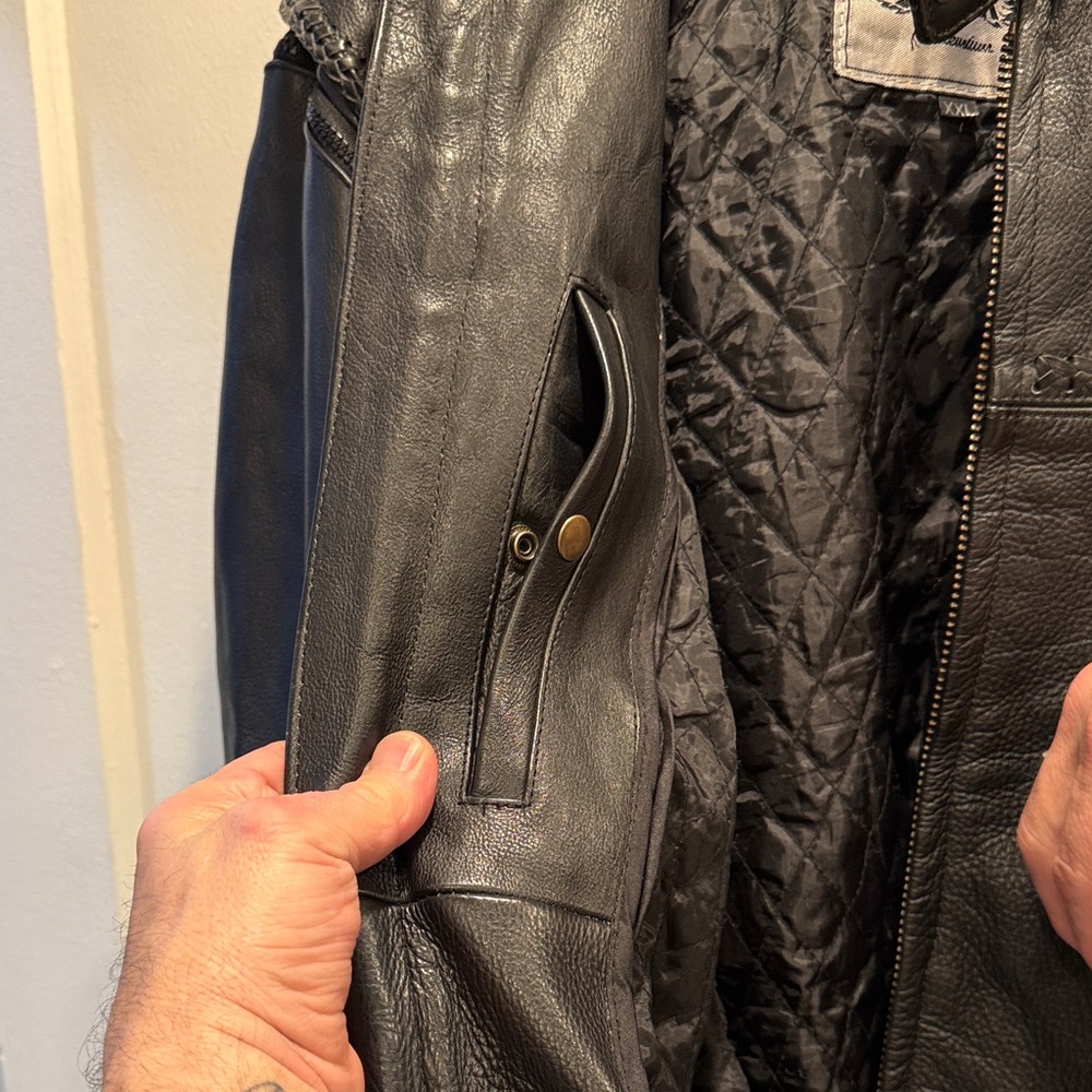 Men’s Black Leather Motorcycle  Jacket - Picture 11 of 12